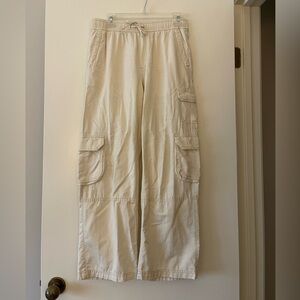 Old Navy Cream Cargo Pants